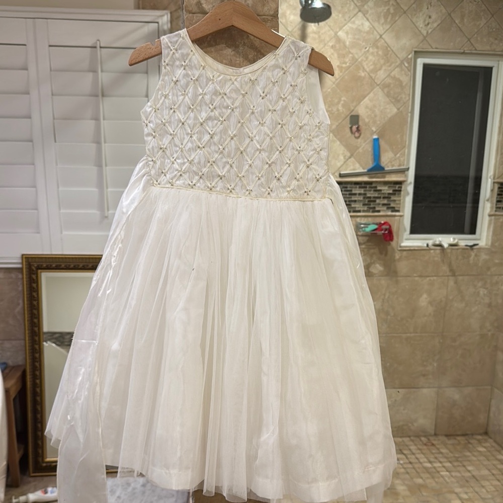 White Sleeveless Scoop Neck Sundress for Brides